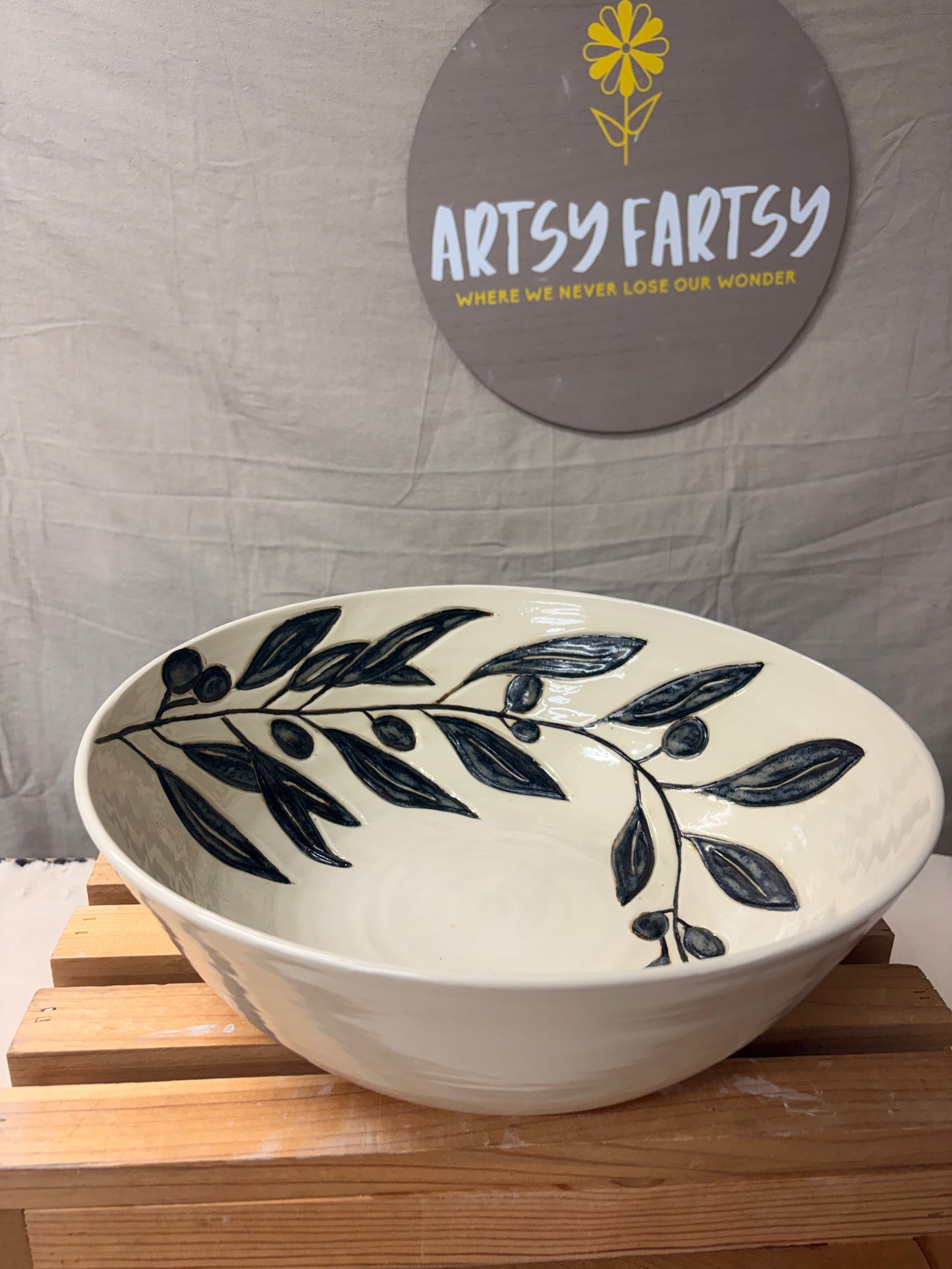 Olive Branch Serving Bowl